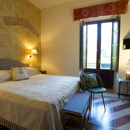 Palazzo Scura Bed & Breakfast 3*