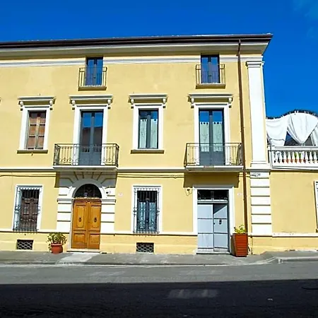 Palazzo Scura 3*