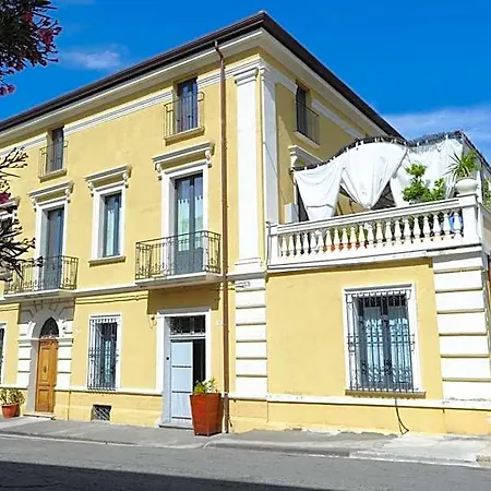 Palazzo Scura Vaccarizzo Albanese