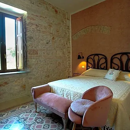 Palazzo Scura 3* Vaccarizzo Albanese