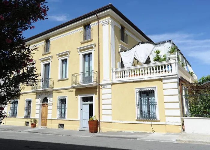 Alojamento de Acomodação e Pequeno-almoço Palazzo Scura 3*